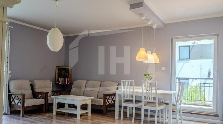 Apartament cu 3 camere semidecomandat, mobilat în Bună Ziua
