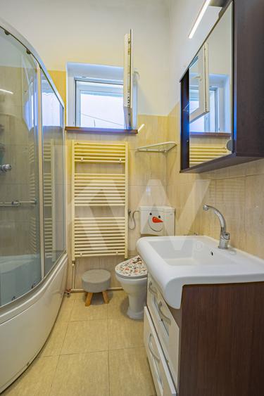 Apartament cu 2 camere semidecomandat, mobilat în Lupeni