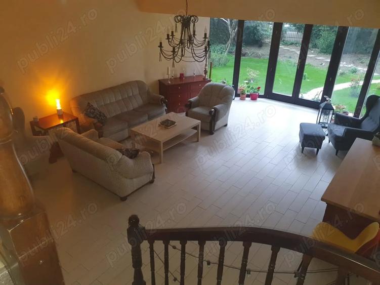 Casă cu 6 camere cu Teren 1160 Mp în Central