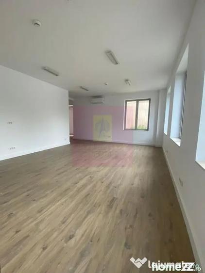 Apartament cu 3 camere decomandat în Armeneasca