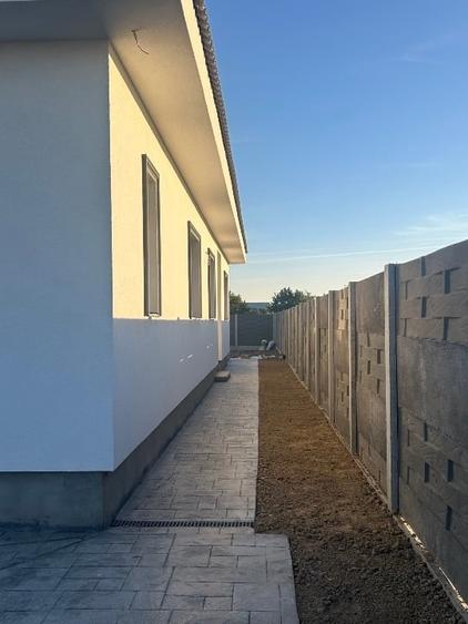 Duplex cu 4 camere cu Canalizare în Moșnița Nouă