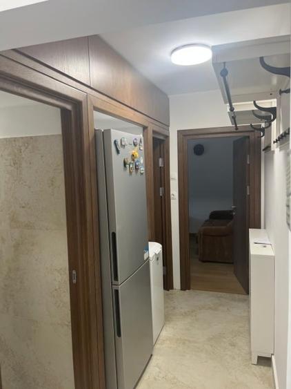 Apartament cu 3 camere semidecomandat, mobilat în Tomis III
