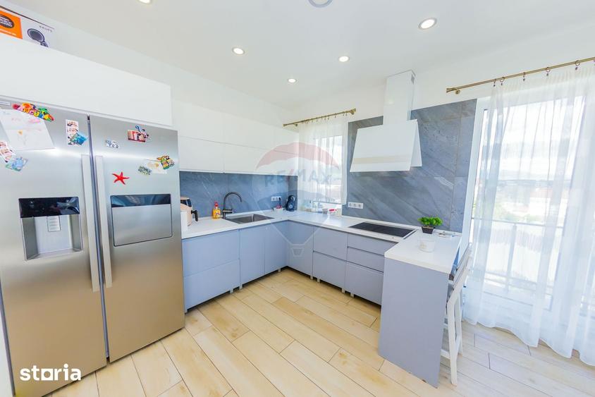 Apartament cu 4 camere în Progresul