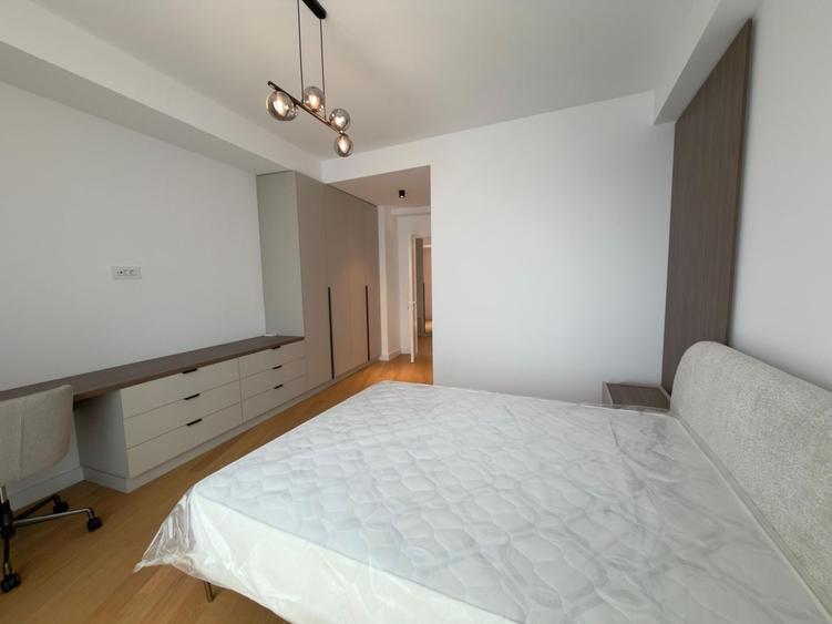 Apartament cu 4 camere în Iancu Nicolae