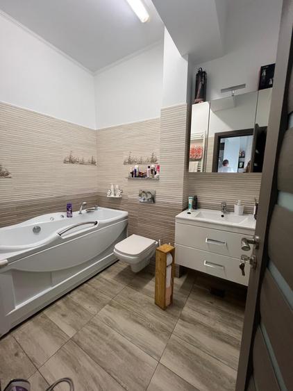 Apartament modern cu 3 camere și terasă, (optional  3 locuri parcare) -190.000 € - 12
