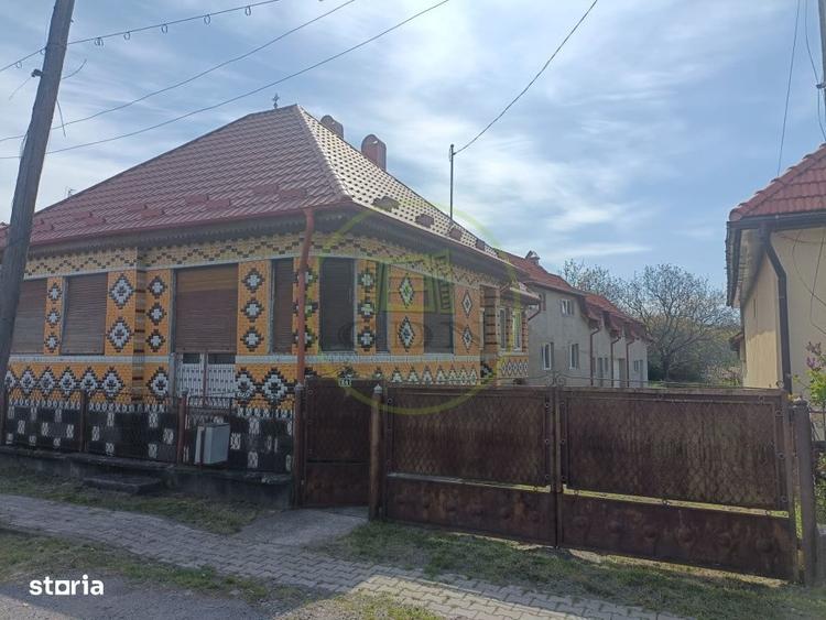 Casă cu 4 camere cu Teren 2286 Mp în Morăreni