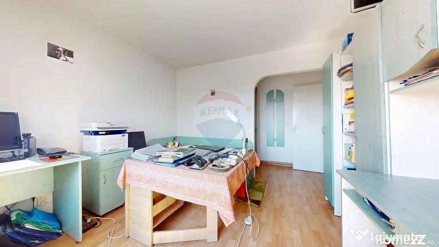 Apartament cu 3 camere decomandat în Central