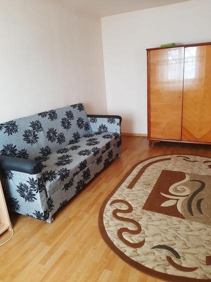 Garsonieră decomandată în Central