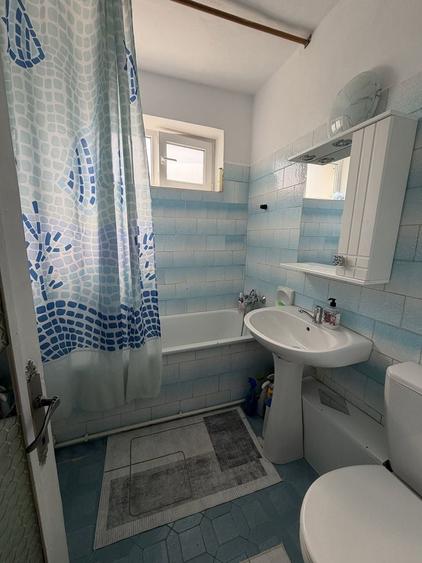 Apartament cu 3 camere, mobilat în Gării