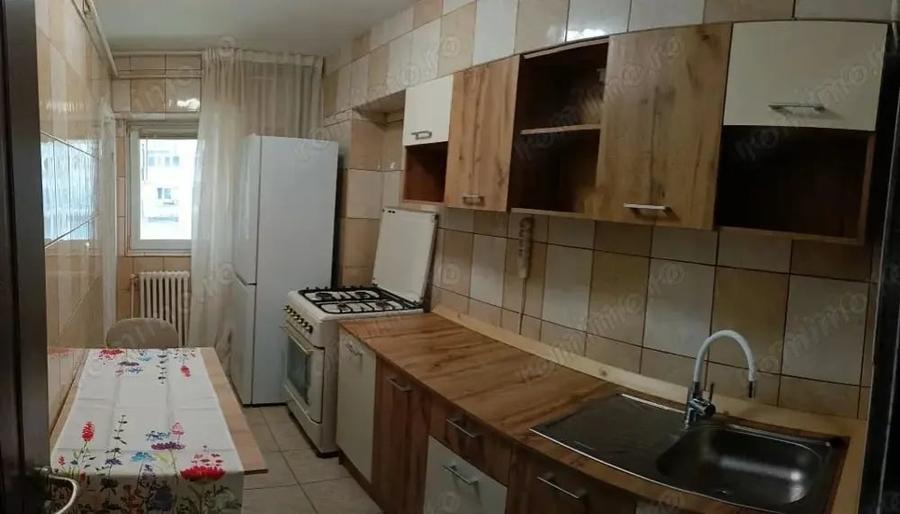 Garsonieră decomandată în Păcii
