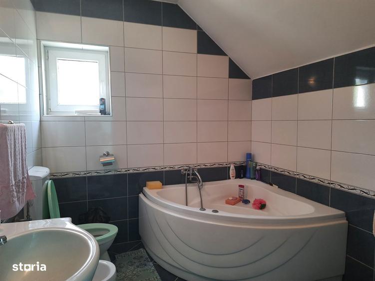 Casă cu 3 camere cu Teren 800 Mp în Central