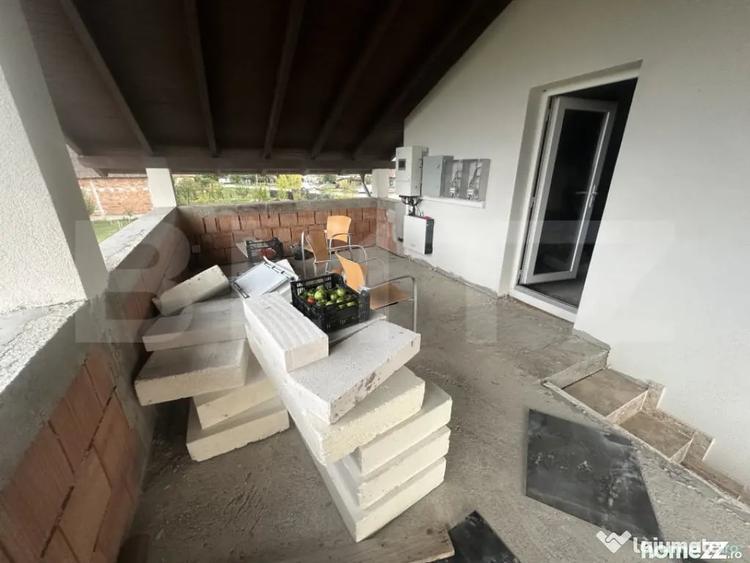 Casă cu 3 camere cu Teren 3600 Mp în Păulești