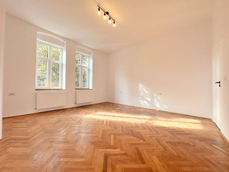Apartament cu 3 camere decomandat în Bălcescu