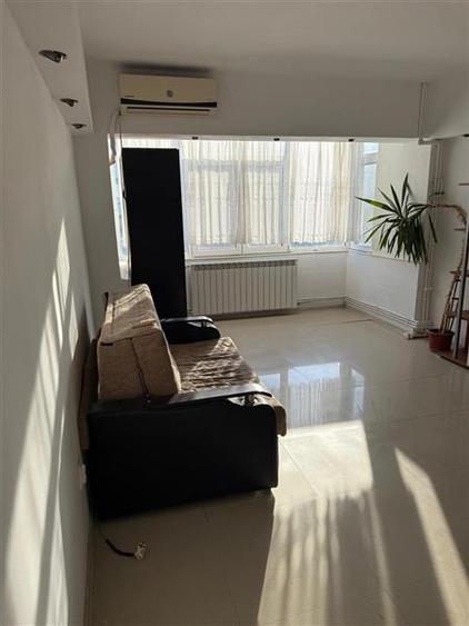 Apartament cu 3 camere semidecomandat în Ultracentral