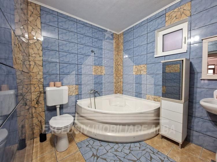 Casă individuală cu 4 camere cu Canalizare în Tolstoi