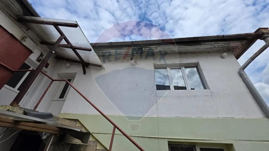 Garsonieră decomandată în Central