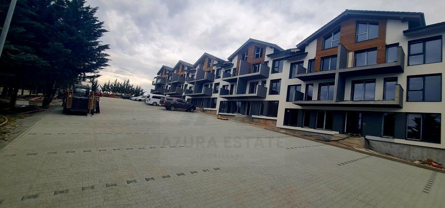 Apartament cu 3 camere decomandat în Cristian