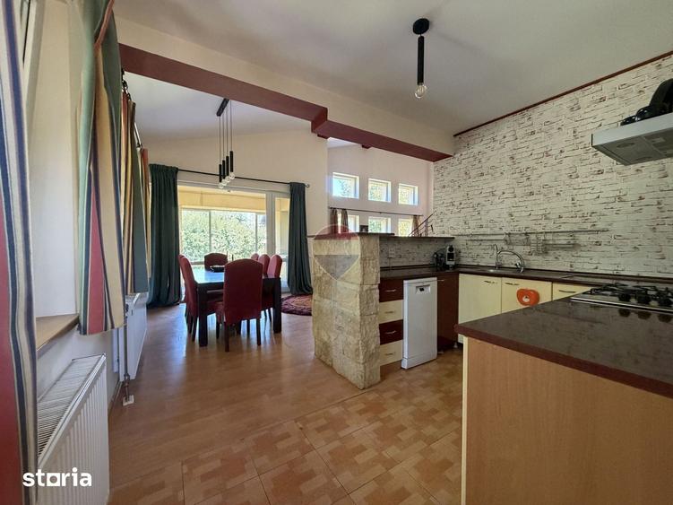 Casă cu 8 camere cu Teren 1947 Mp în Corbeanca