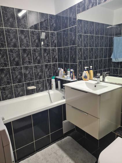 Apartament cu 2 camere semidecomandat în Rahova