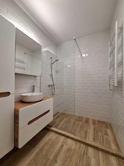 Apartament cu 3 camere în Zorilor