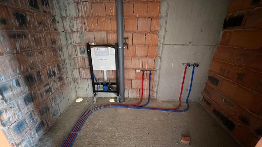 Apartament cu 2 camere decomandat în Valea Oltului