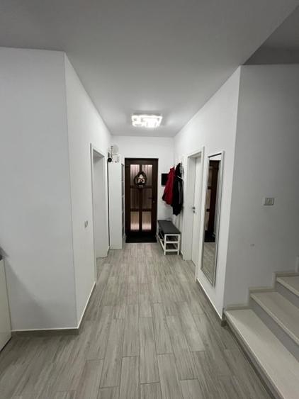 Duplex cu 4 camere cu Canalizare în Moșnița Veche