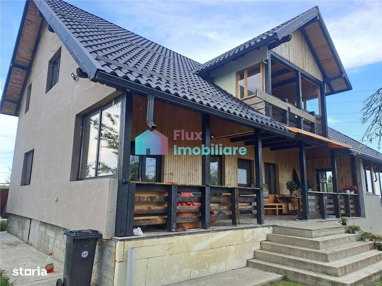 Casă cu 4 camere cu Teren 10000 Mp în Fântâna Mare