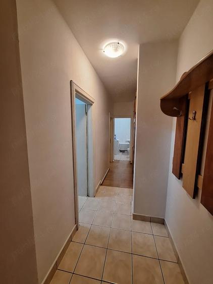 Apartament cu 1 camera decomandat,zona Mall - 3