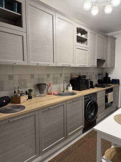 Apartament cu 2 camere decomandat în Titan