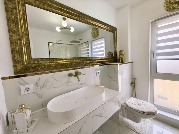 Apartament cu 3 camere semidecomandat în Central