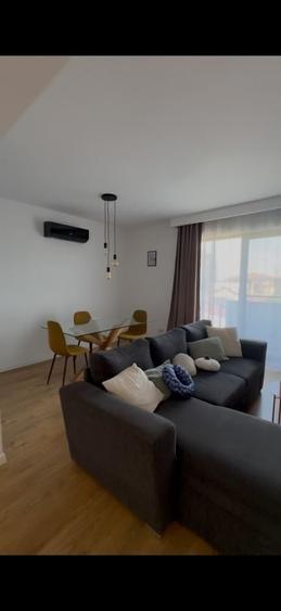 Apartament cu 2 camere decomandat în Apărătorii Patriei
