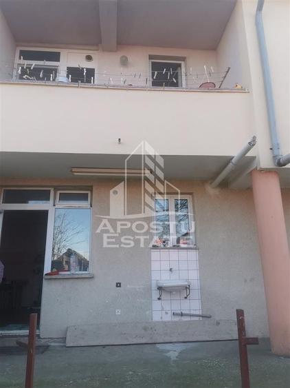 Casă individuală cu 5 camere cu Canalizare în Plopi