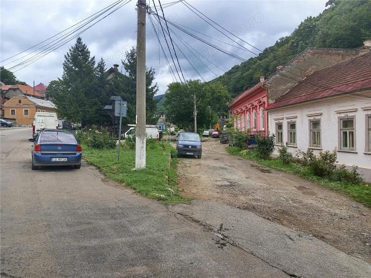 Casă cu Canalizare în Vest