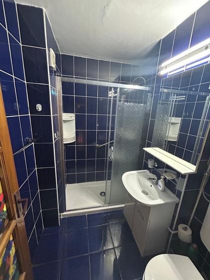 Apartament cu 4 camere semidecomandat în Drumul Taberei