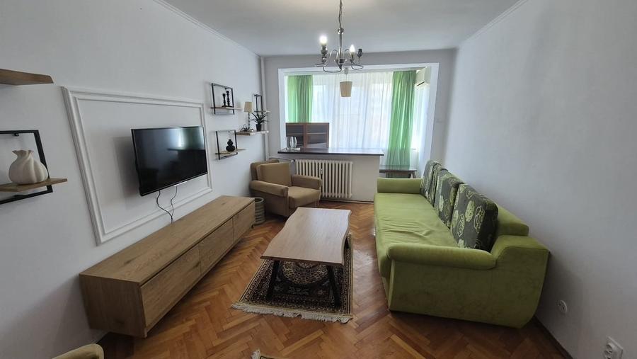 Apartament cu 2 camere decomandat în Teiul Doamnei