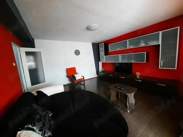 Apartament cu 3 camere decomandat în Mircea-Vodă