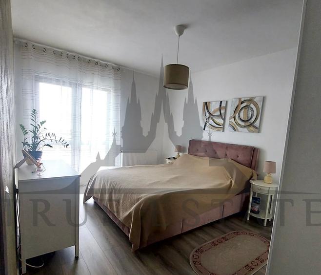Duplex cu 4 camere cu Canalizare în Sânpetru