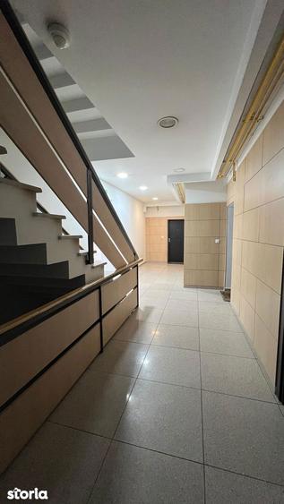 Apartament cu 3 camere, mobilat în Băneasa