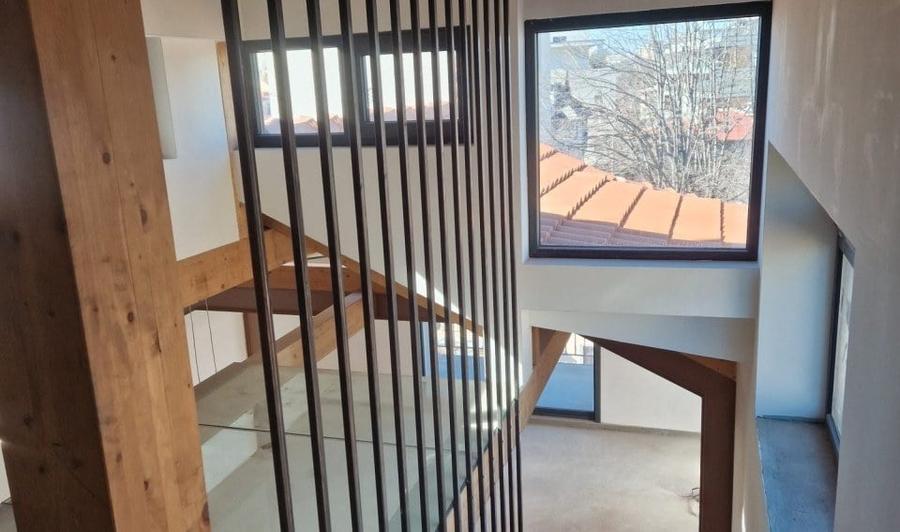 Apartament cu 5 camere în Aviatorilor