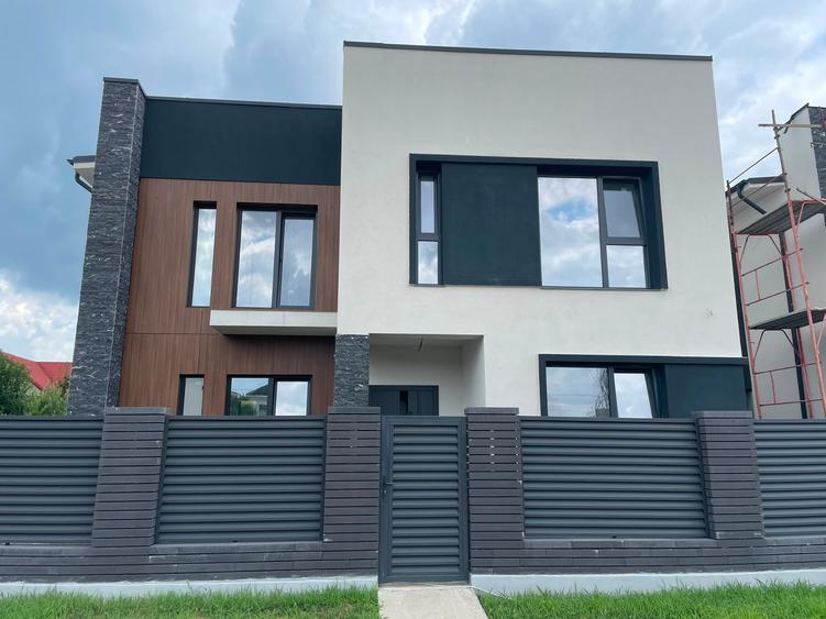 Casă individuală cu 5 camere cu Canalizare în Central