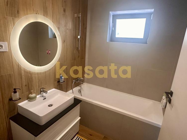 Duplex cu 6 camere cu Canalizare în Nord