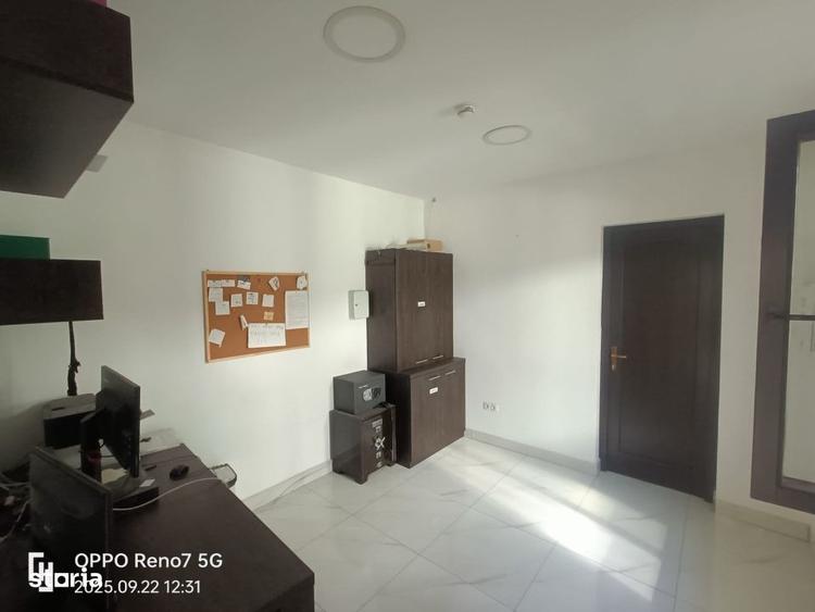 Spațiu comercial, de 210 mp, în Central