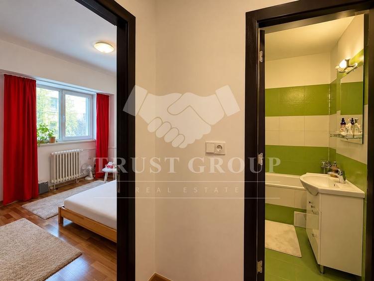 Apartament cu 3 camere decomandat, mobilat în Calea Victoriei