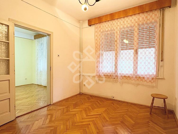 Apartament cu 3 camere decomandat în Central