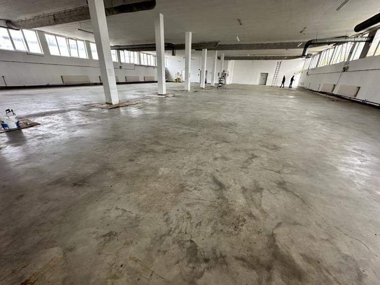 Spațiu industrial, de 1,200 mp, în Industrială