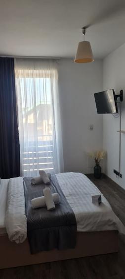 Apartament cu 2 camere semidecomandat, mobilat în Central