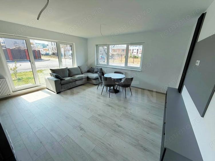 Apartament cu 2 camere decomandat în Tractorul