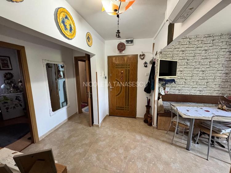 Apartament 4 camere decomandat CET