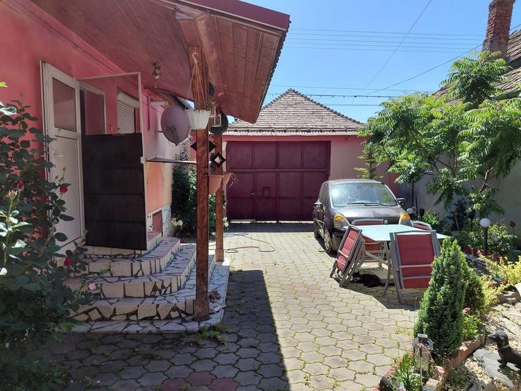 Casă individuală cu 4 camere cu Canalizare în Șura Mare