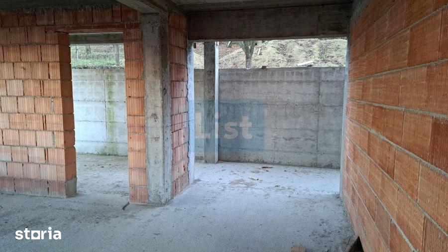 Casă cu 5 camere cu Teren 630 Mp în Apahida